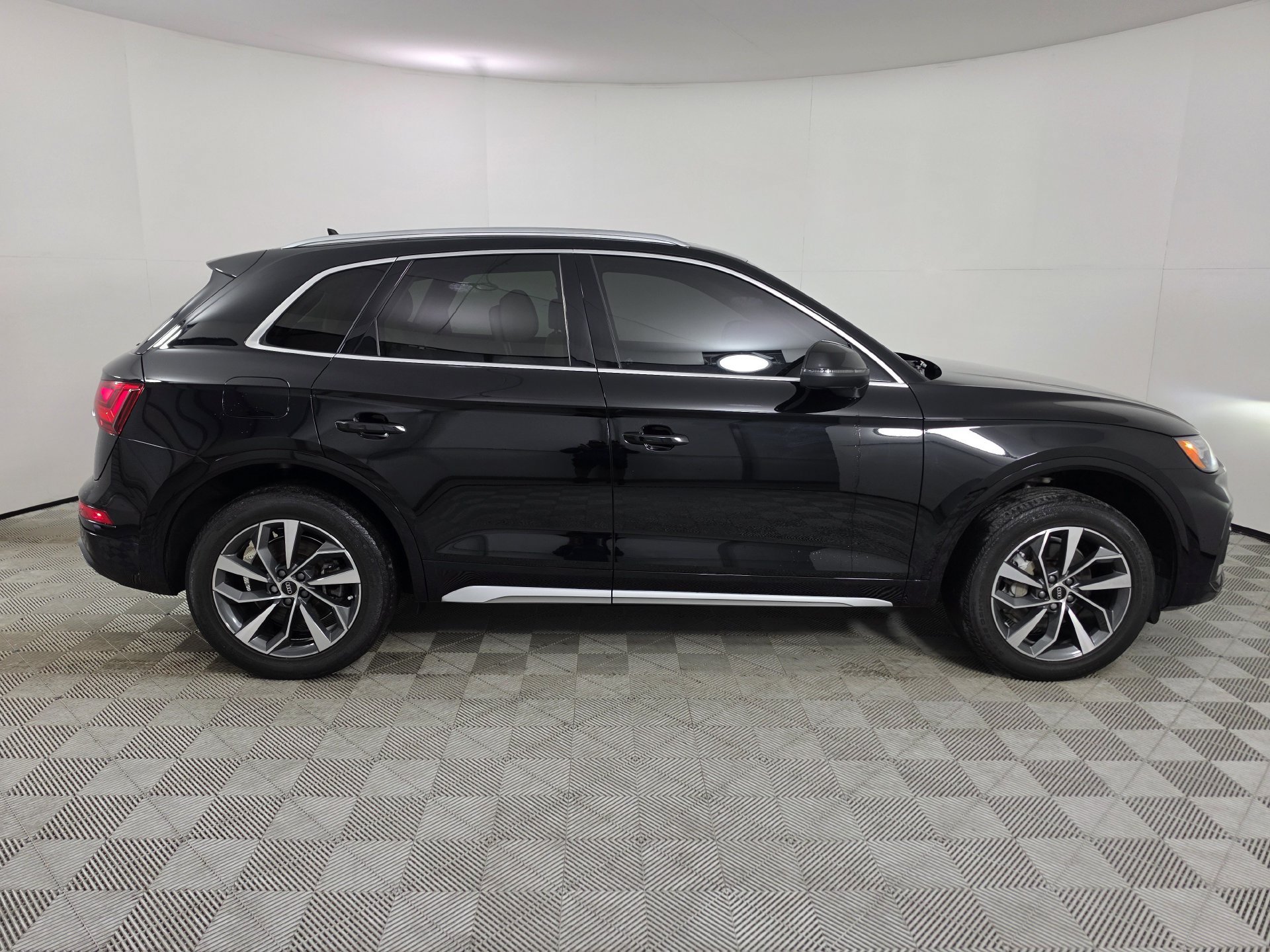 Used 2021 Audi Q5 2.0T Premium w/ Convenience Package AWD/4WD image 41