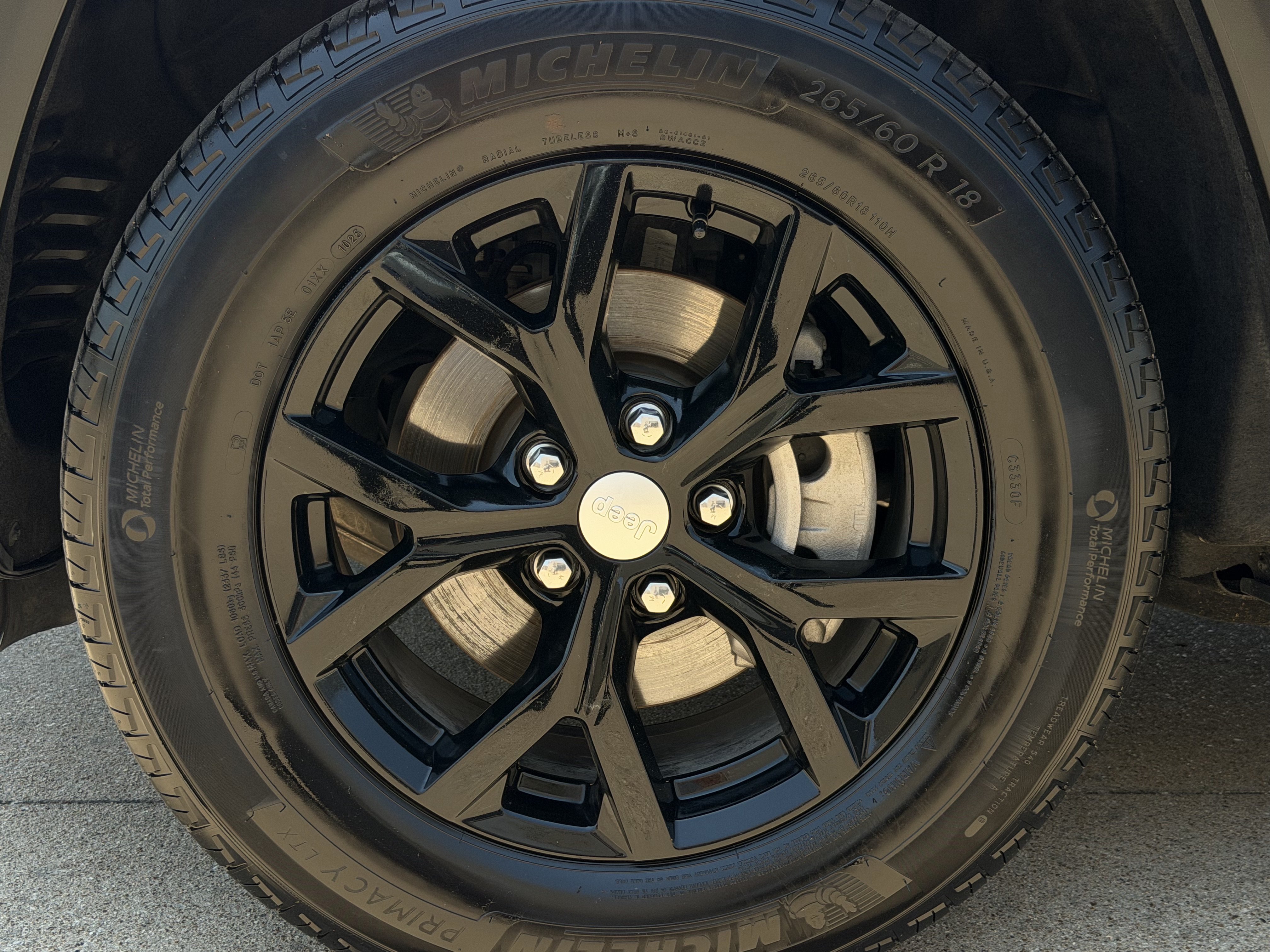 Used 2025 Jeep Grand Cherokee Altitude RWD image 12
