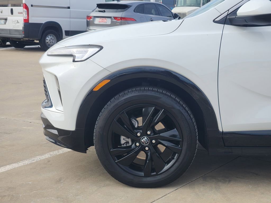 Used 2024 Buick Encore GX Sport Touring image 8