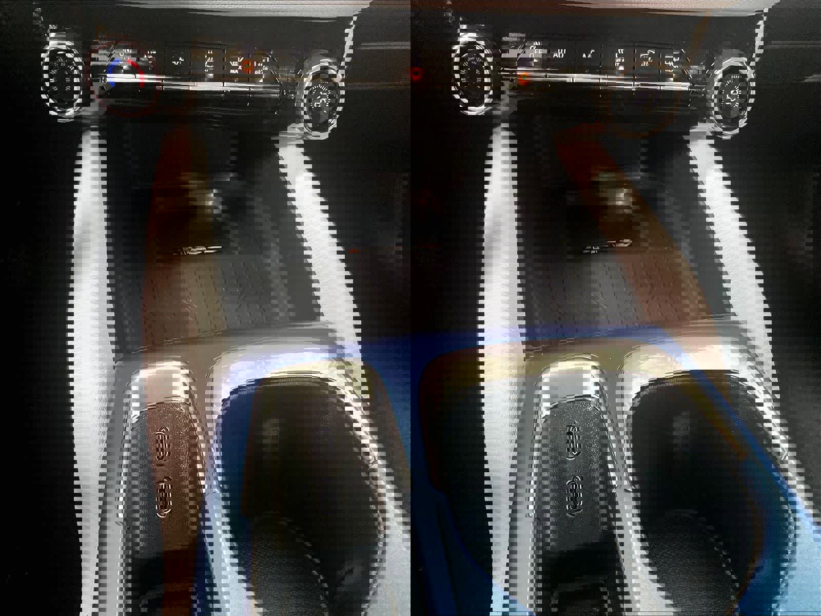 Used 2025 Chevrolet Equinox EV LT image 26