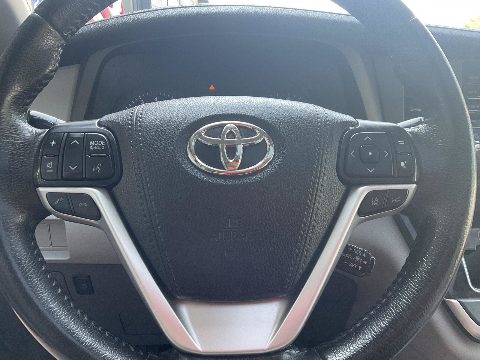 Used 2020 Toyota Sienna XLE Premium AWD/4WD image 18