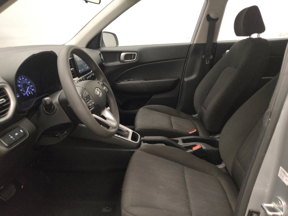 Used 2021 Hyundai Venue SE FWD image 17