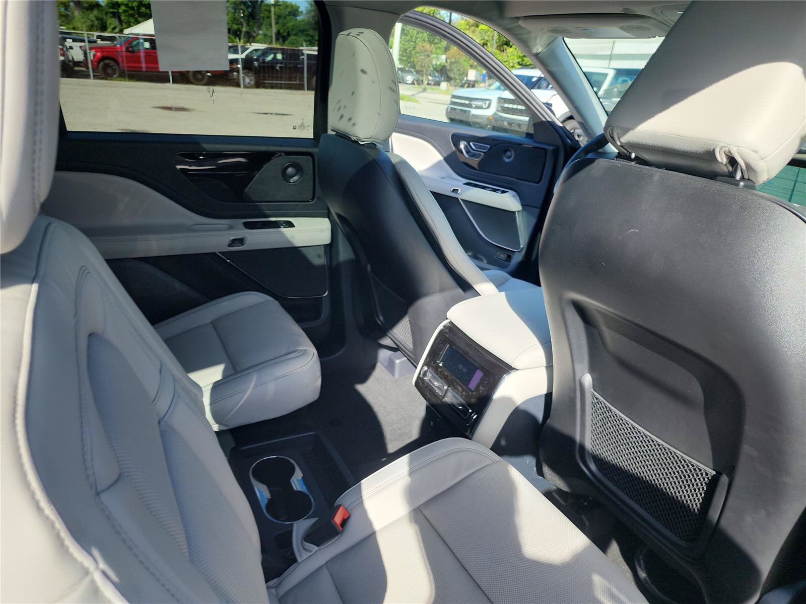 New 2027 Lincoln Aviator Reserve w/ Jet Appearance Package RWD image 27