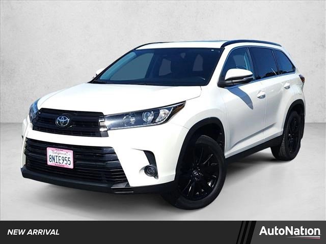 Certified 2019 Toyota Highlander SE AWD/4WD image 1