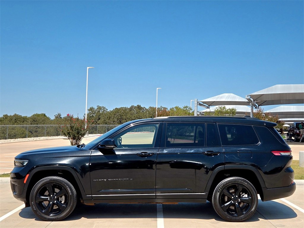 Used 2023 Jeep Grand Cherokee L Laredo image 4