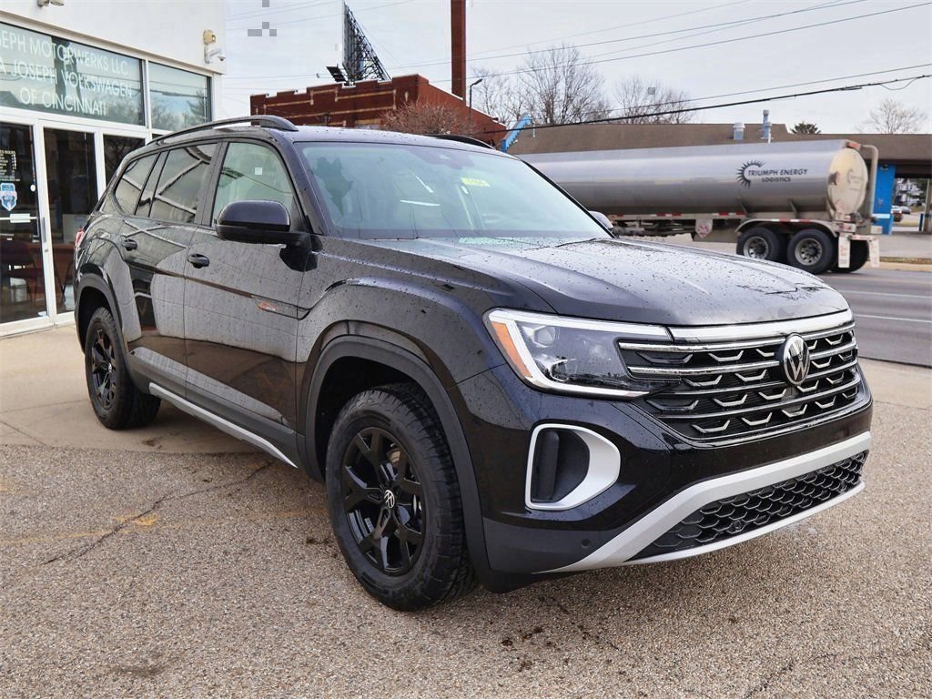 New 2026 Volkswagen Atlas Peak Edition image 7