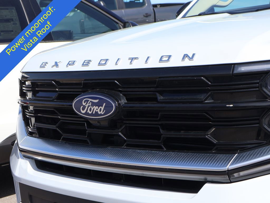 Used 2025 Ford Expedition Platinum AWD/4WD image 2