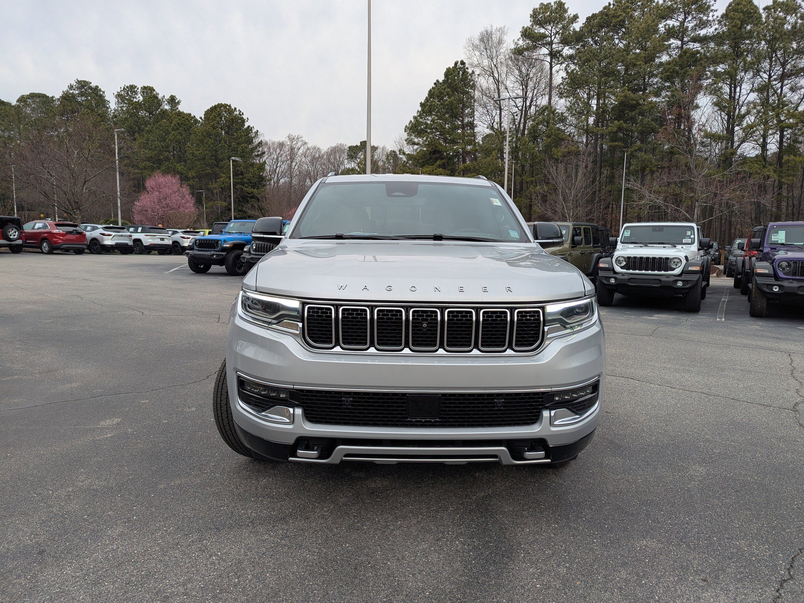 Used 2024 Jeep Wagoneer Series II w/ Convenience Group I image 2
