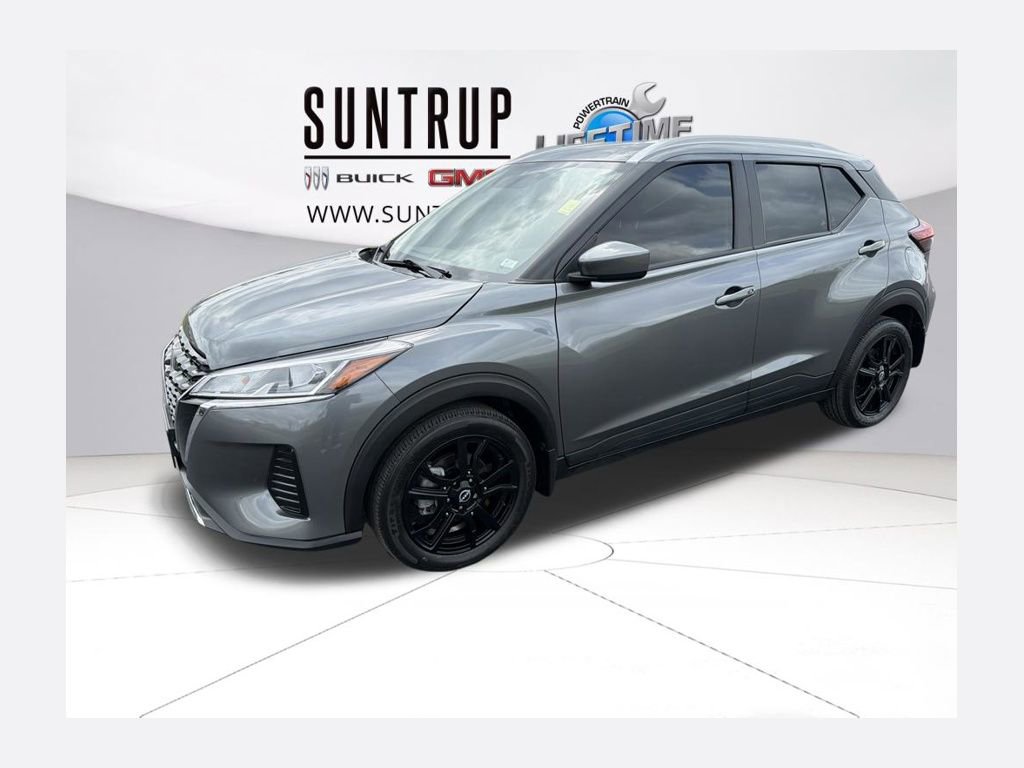 Used 2023 Nissan Kicks SV image 1