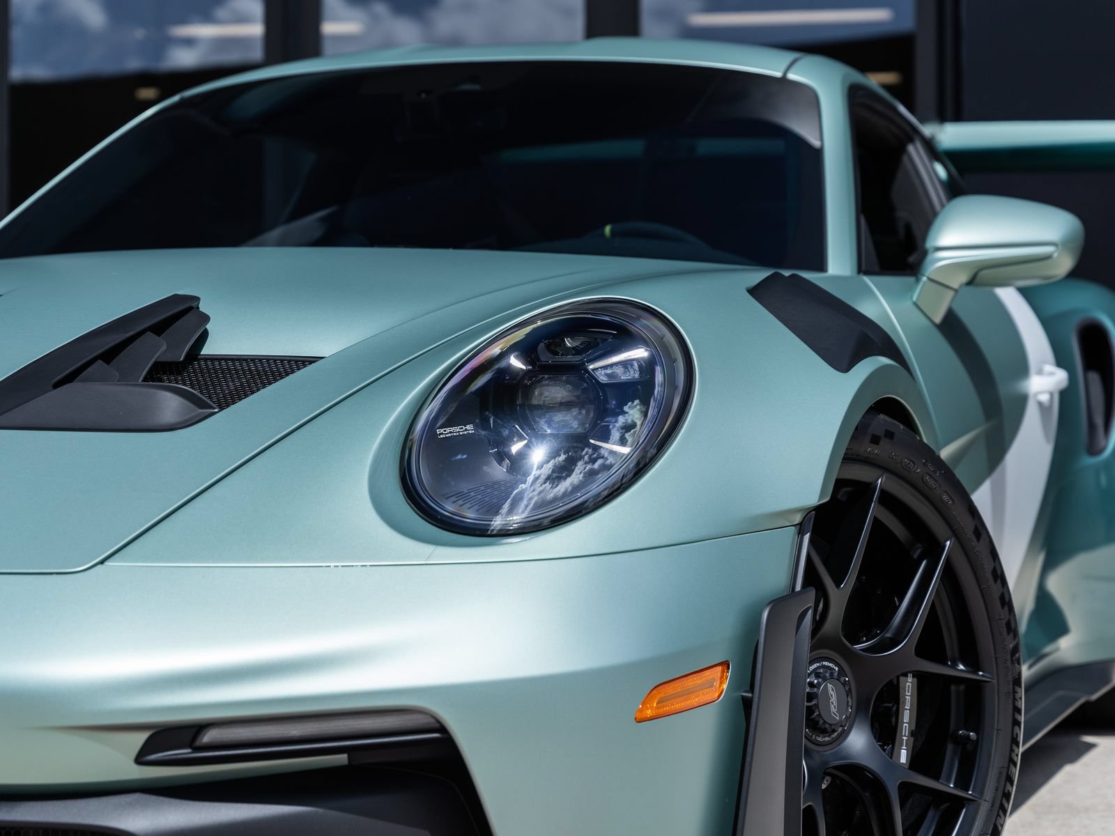 Certified 2024 Porsche 911 GT3 RS RWD image 33