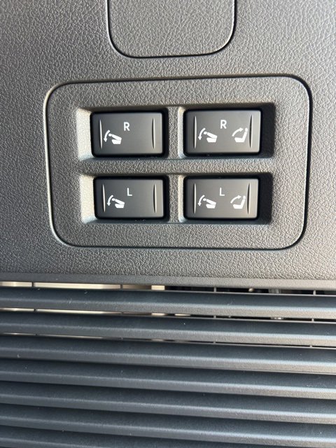 New 2026 Nissan Armada SL w/ Captain's Chari Seat Package image 22