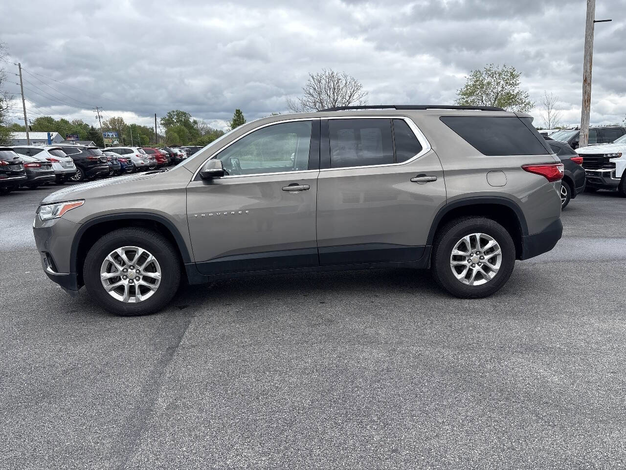 Used 2019 Chevrolet Traverse LT FWD image 4