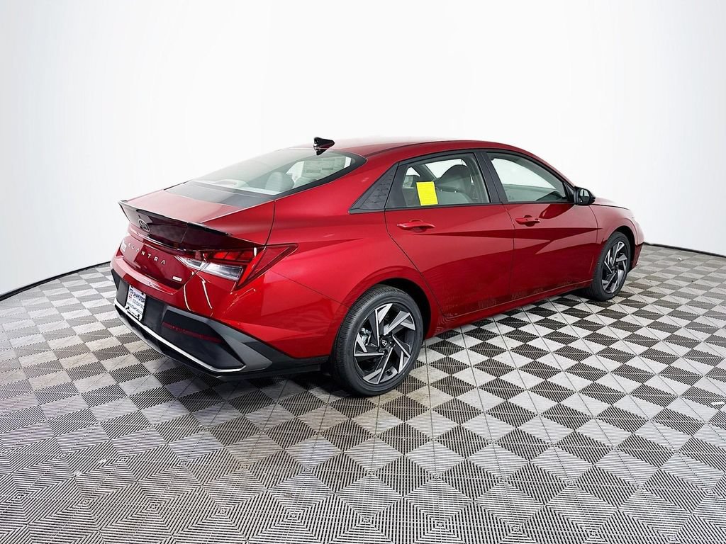 New 2025 Hyundai Elantra SEL FWD image 8