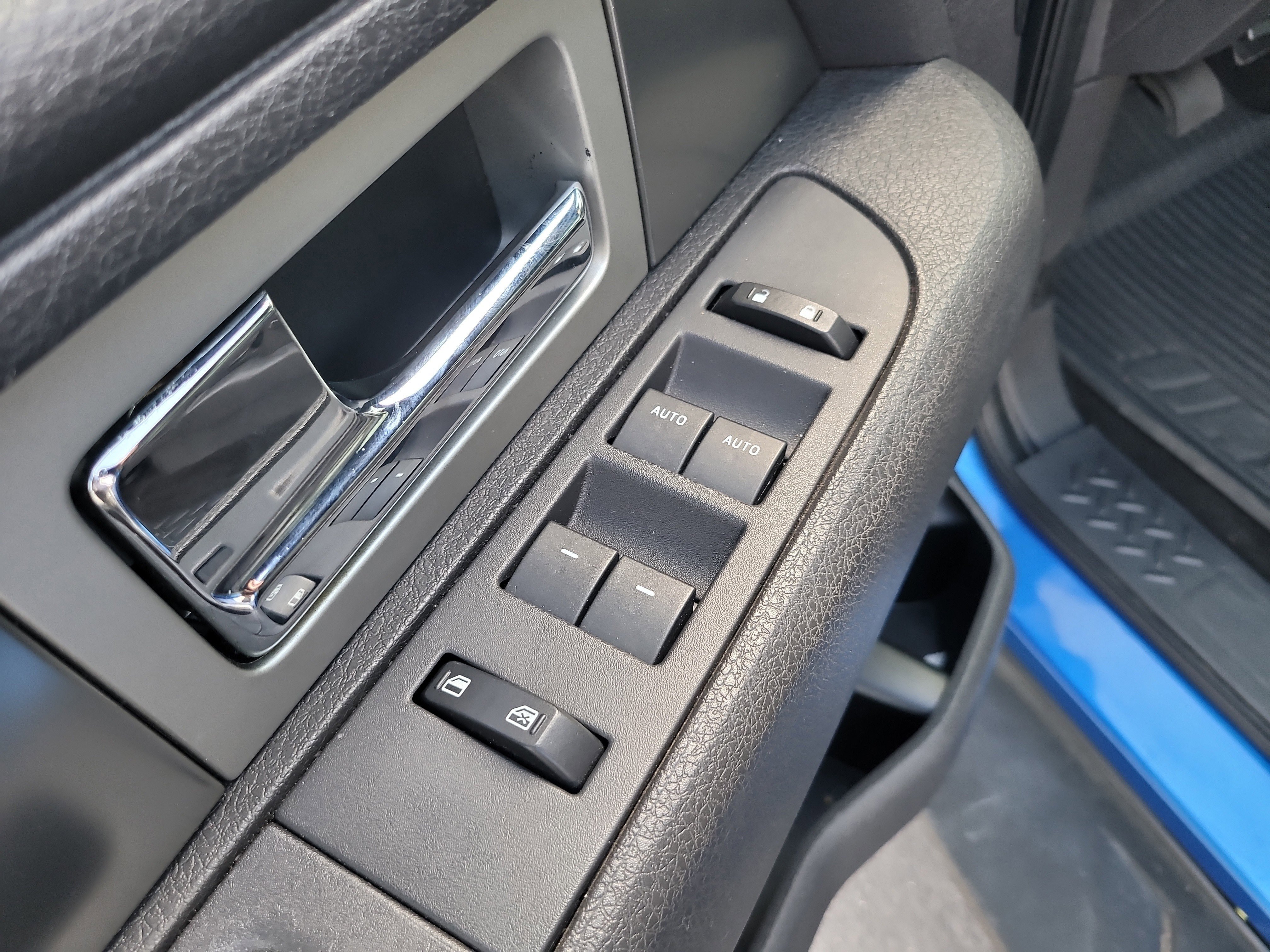 Used 2013 Ford F150 Raptor image 17