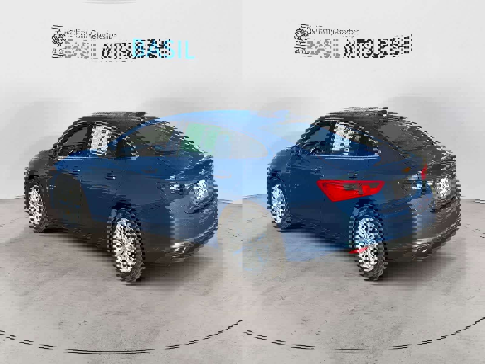 Used 2024 Chevrolet Malibu LT image 3