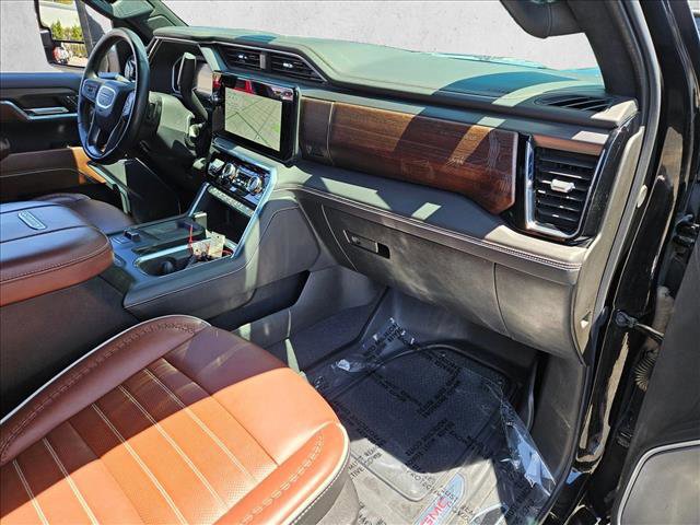Used 2024 GMC Sierra 3500 Denali Ultimate AWD/4WD image 21