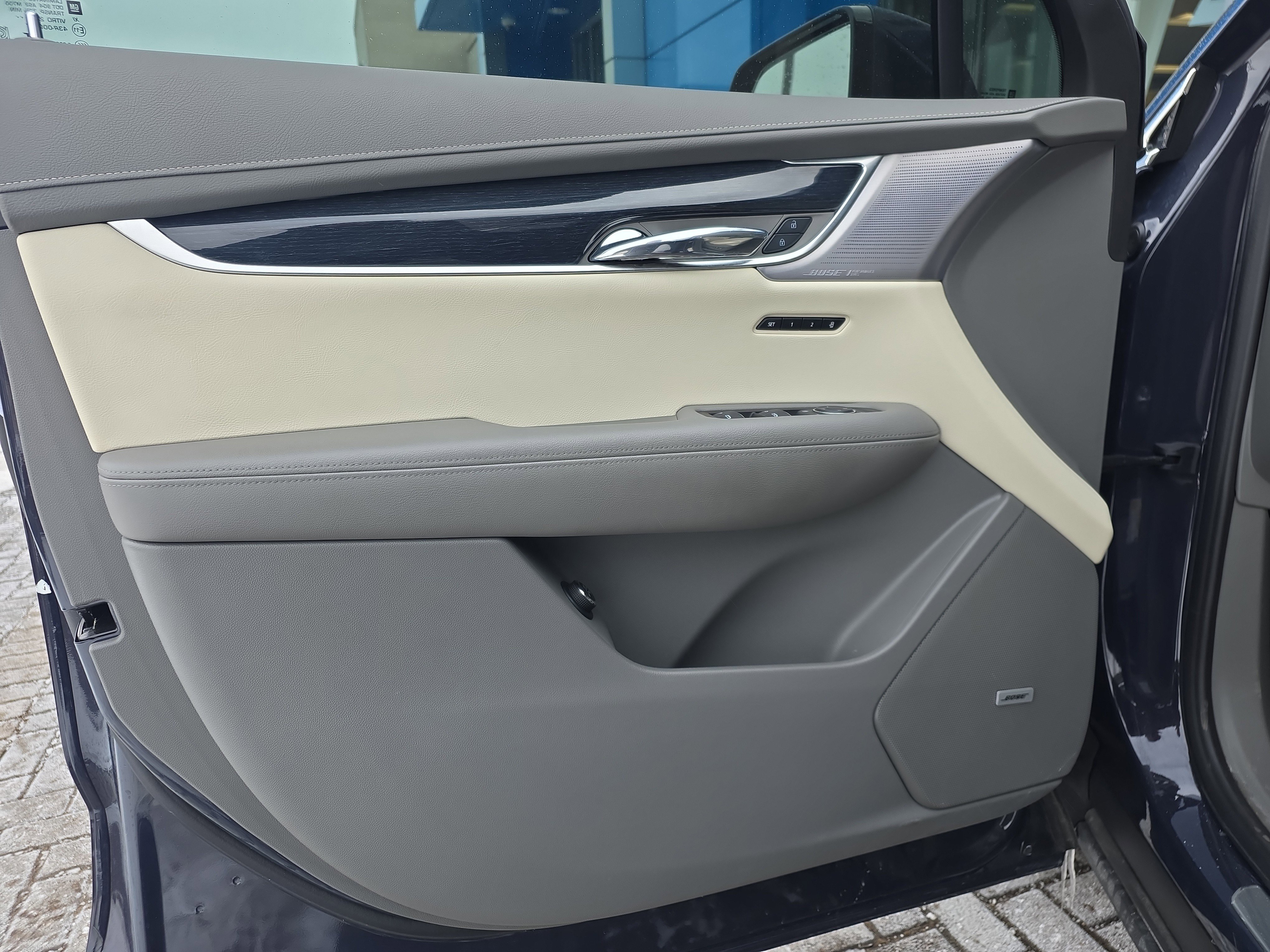 Certified 2025 Cadillac XT6 Premium Luxury image 14