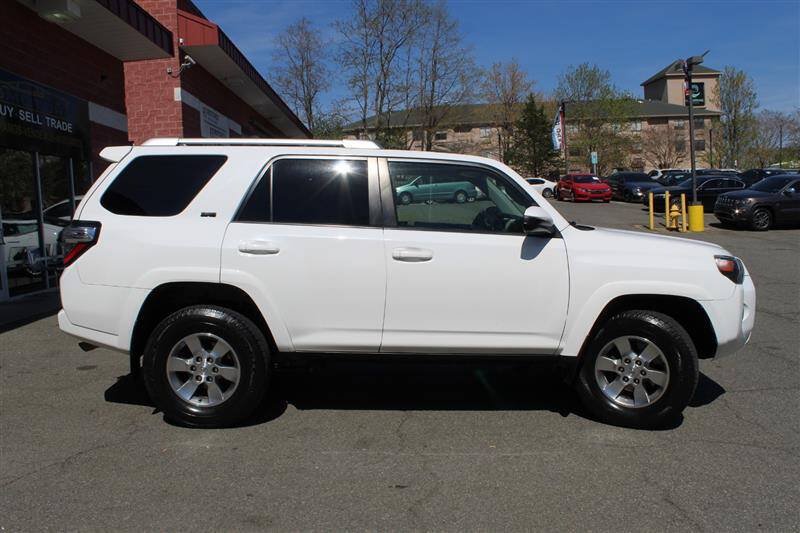 Used 2016 Toyota 4Runner SR5 AWD/4WD image 6