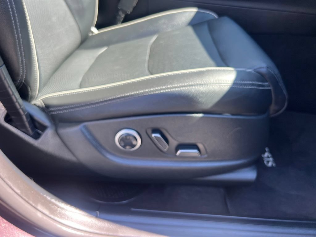 Used 2023 Genesis GV70 2.5T w/ Advanced Package AWD/4WD image 45