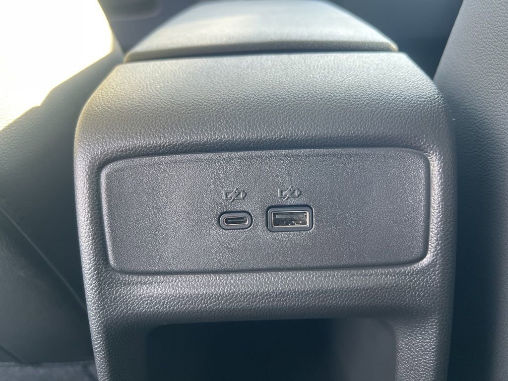 New 2026 Chevrolet Trax LT w/ Sunroof Package image 24