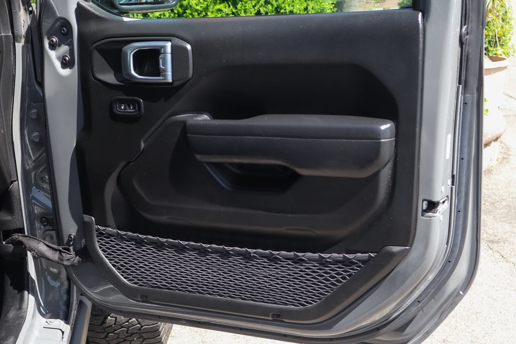 Used 2023 Jeep Gladiator Mojave w/ LED Lighting Group AWD/4WD image 38