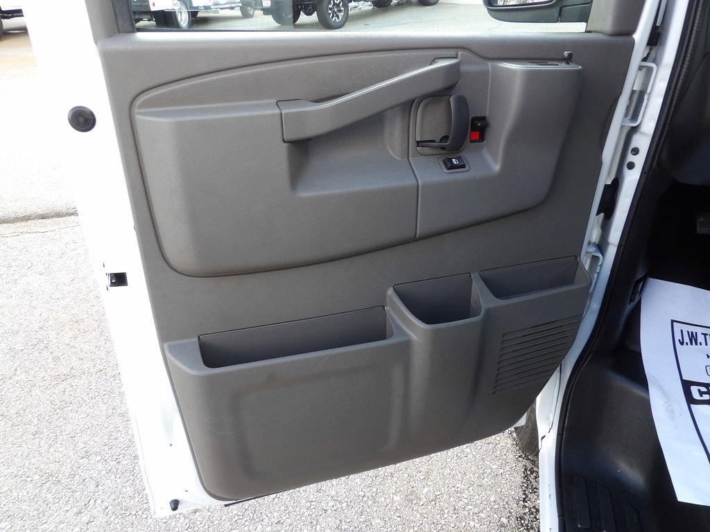 Used 2022 Chevrolet Express 2500 Extended w/ Driver Convenience Package image 14