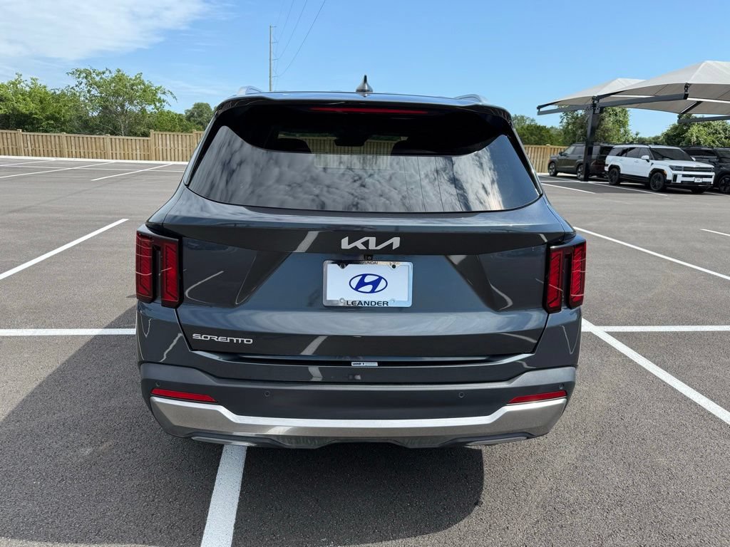 Used 2024 Kia Sorento EX FWD image 6