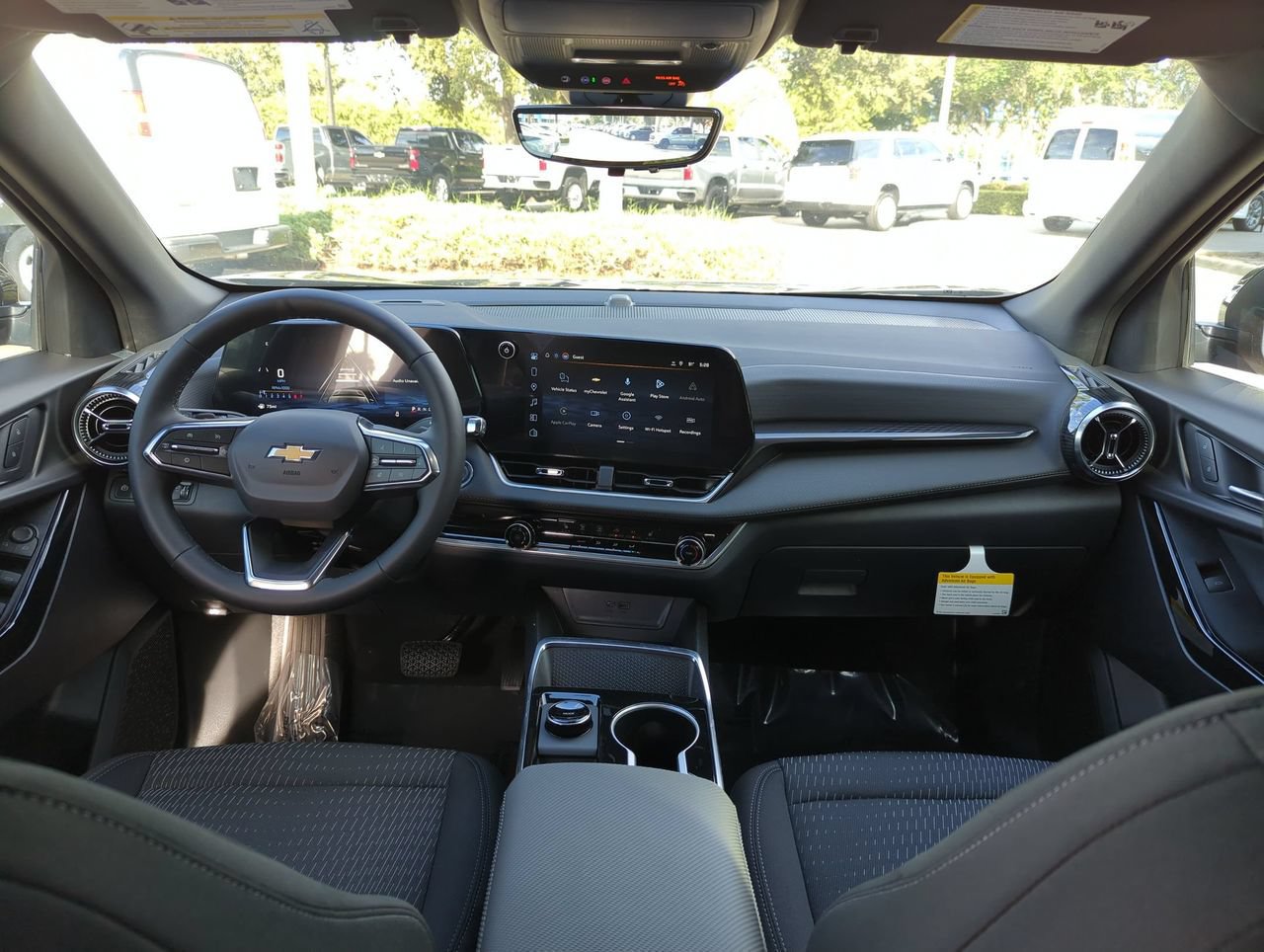 New 2027 Chevrolet Equinox LT w/ Safety and Technology Package FWD image 19