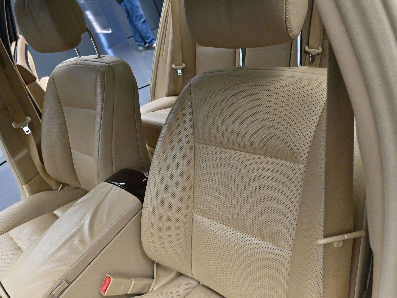 Used 2012 Mercedes-Benz S 550 4MATIC image 14