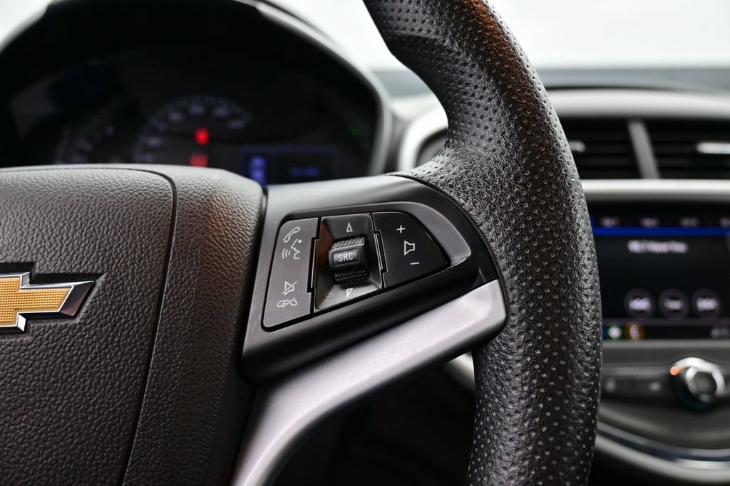 Used 2020 Chevrolet Sonic LT FWD image 44