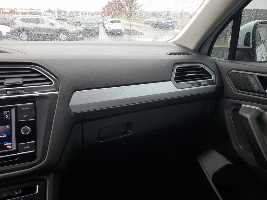 Used 2024 Volkswagen Tiguan S image 25