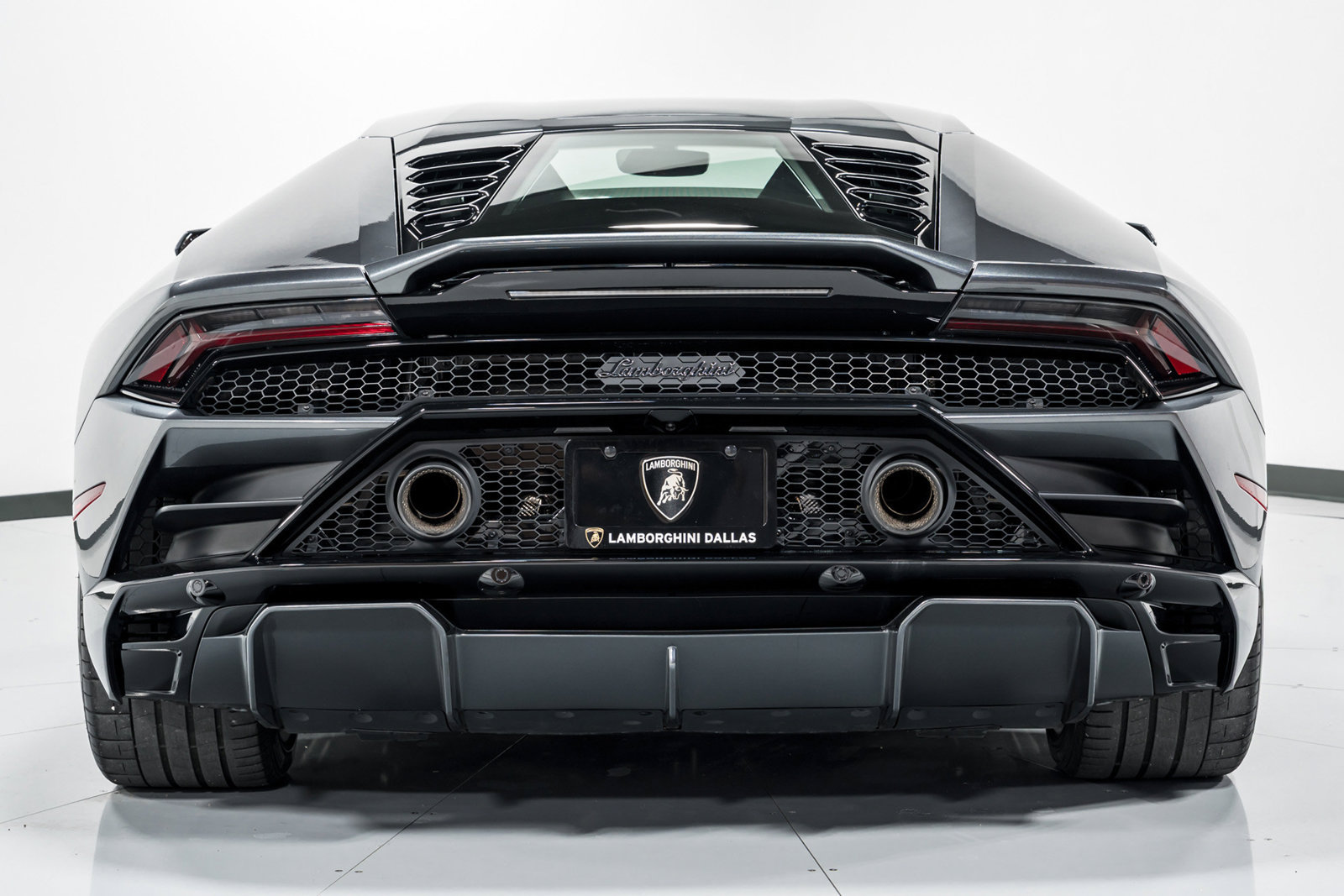 Used 2021 Lamborghini Huracan EVO RWD image 4