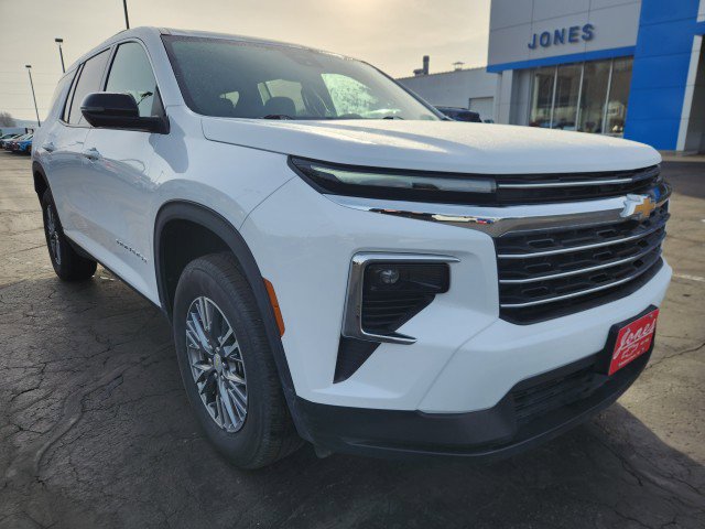 Used 2024 Chevrolet Traverse LT image 7