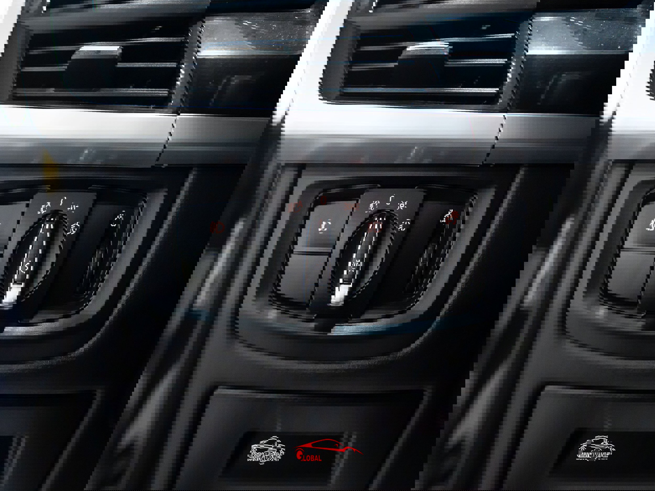 Used 2019 BMW X6 xDrive50i w/ M Sport Package image 40