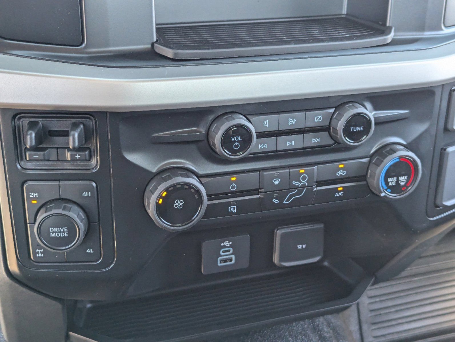 New 2024 Ford F350 XL AWD/4WD image 24