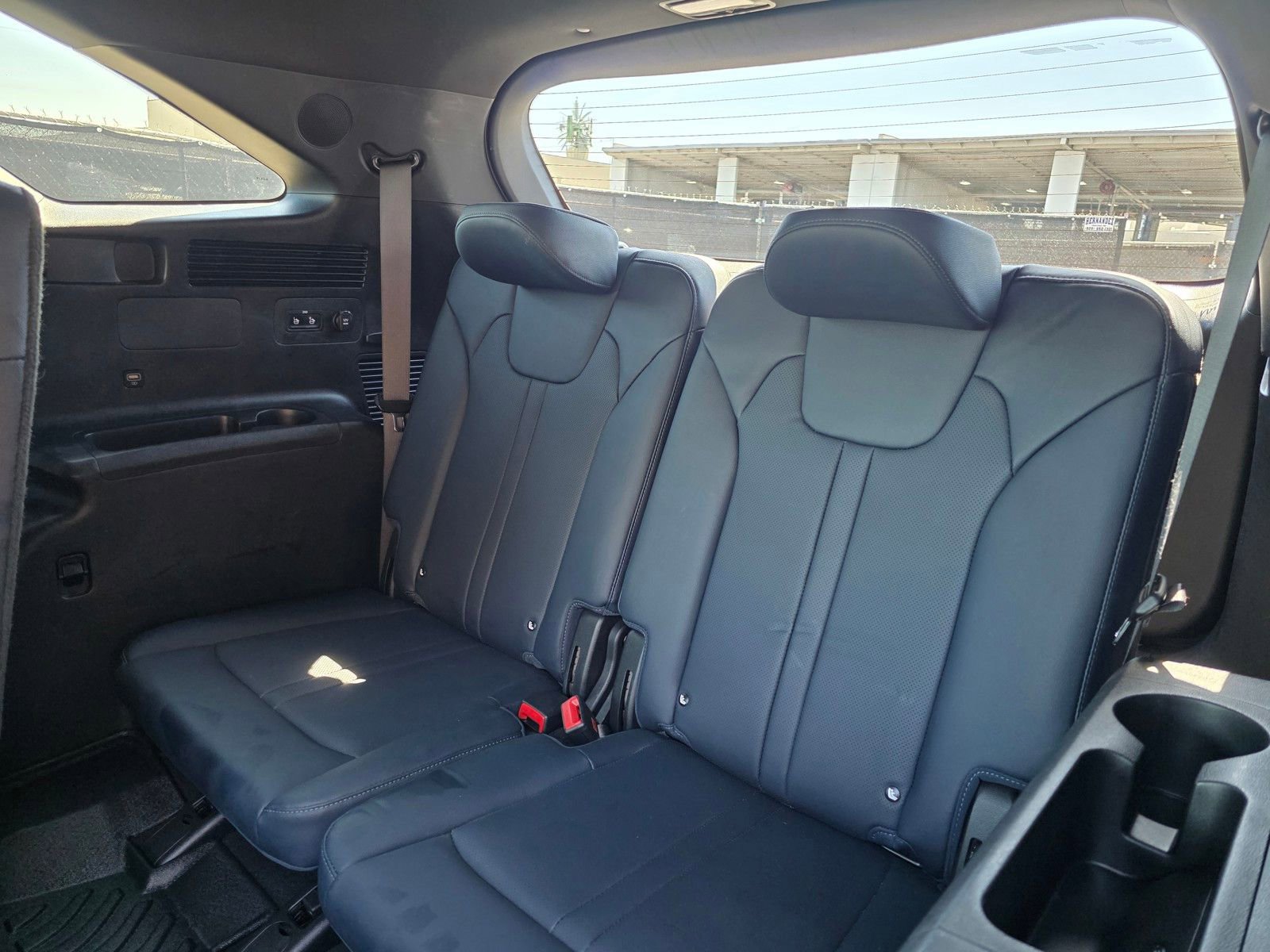 Used 2023 Kia Sorento SX Prestige image 11