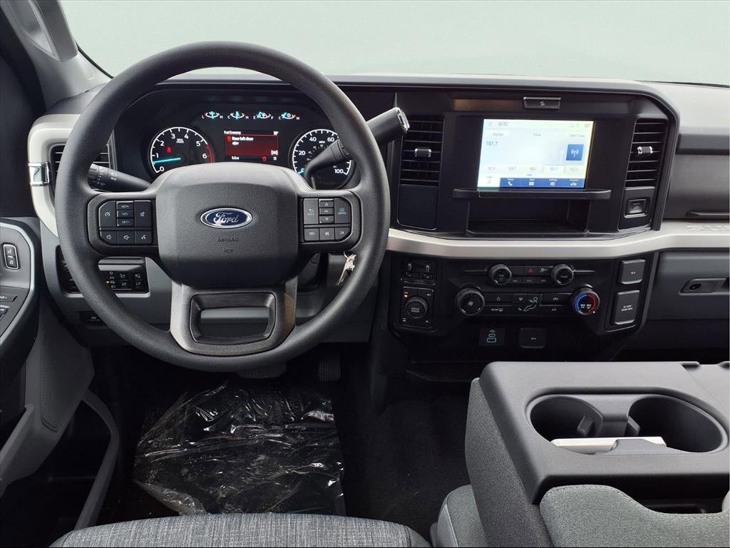New 2026 Ford F250 XLT w/ FX4 Off-Road Package image 4