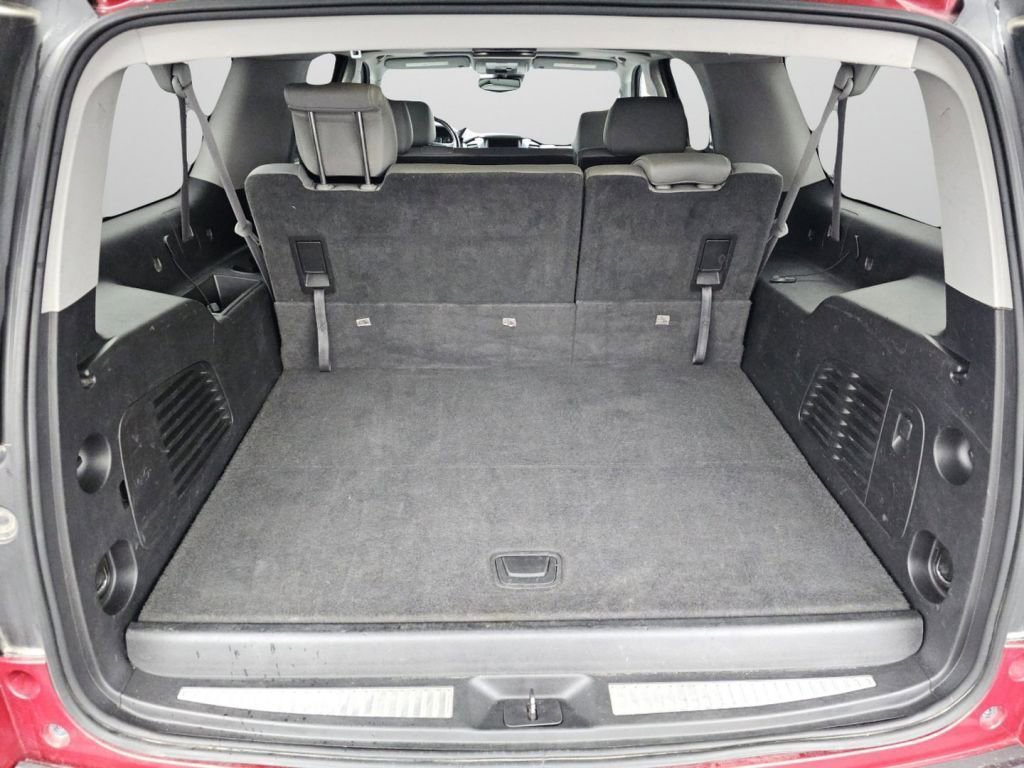 Used 2015 Chevrolet Suburban LT image 25