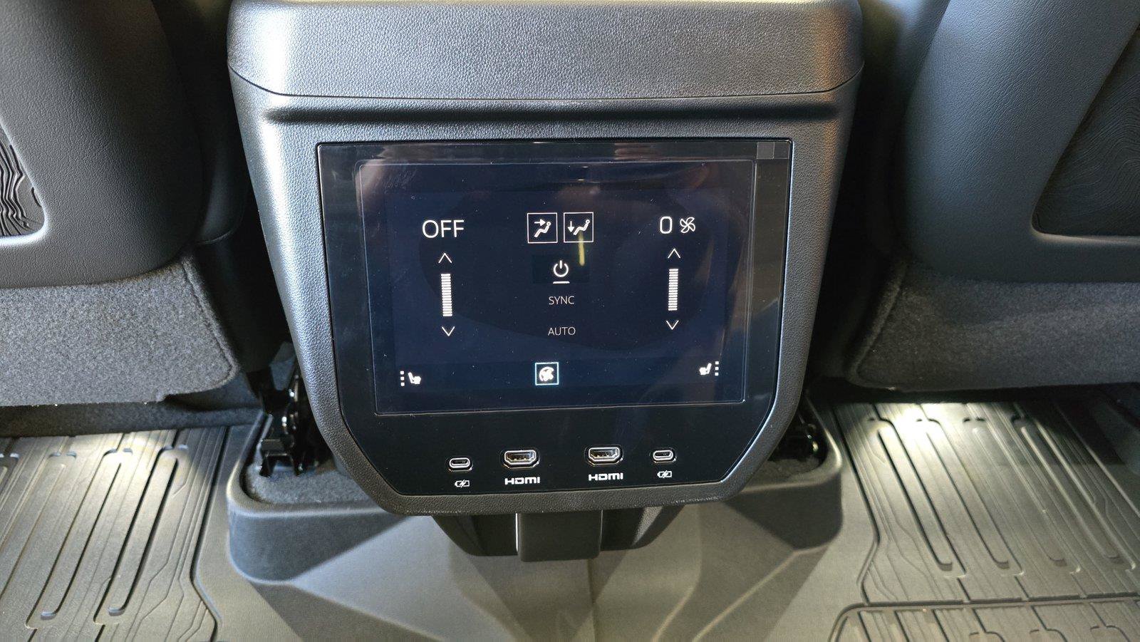 New 2027 GMC Yukon XL Denali Ultimate w/ LPO, Floor Liner Package AWD/4WD image 20