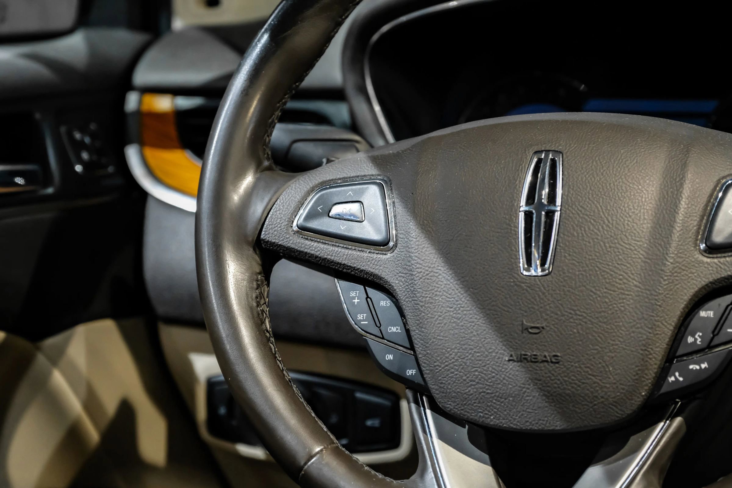 Used 2017 Lincoln MKC Select w/ Select Plus Package image 19