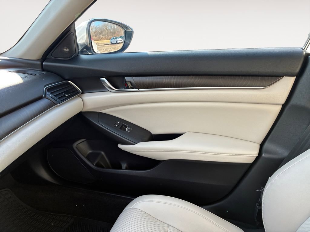 Used 2018 Honda Accord EX-L image 28
