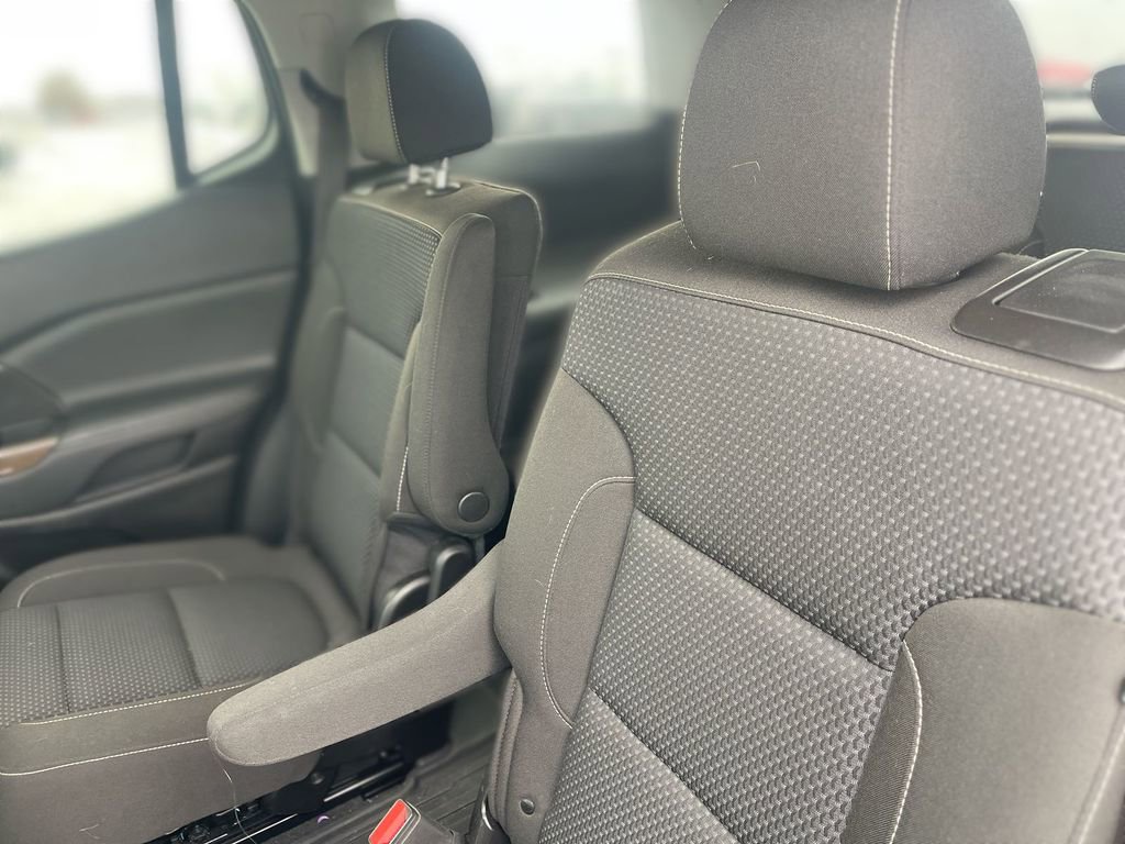 Used 2023 GMC Acadia SLE w/ Driver Convenience Package image 37