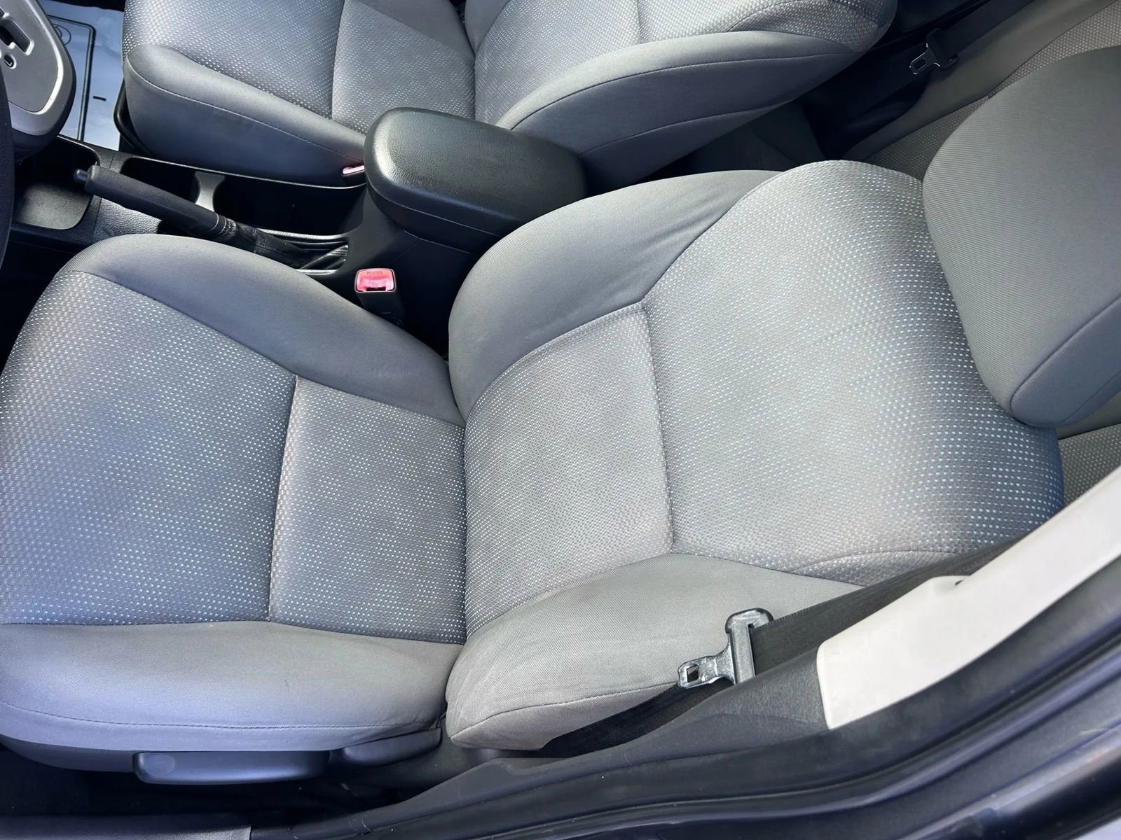 Used 2010 Toyota Matrix image 21