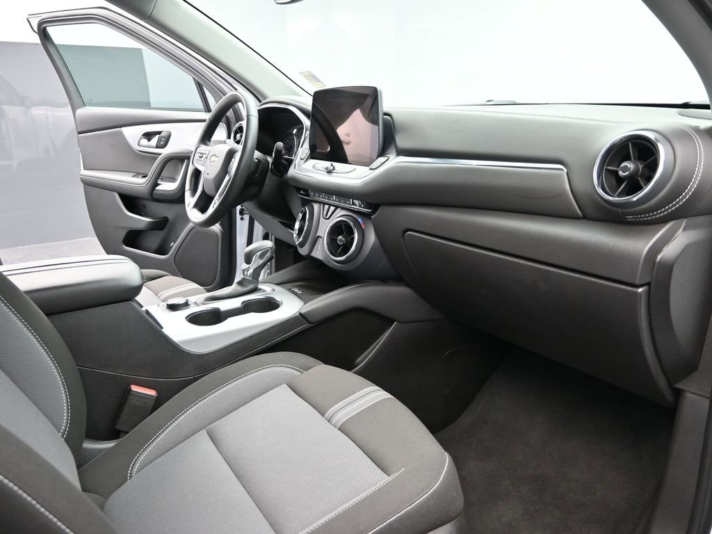 Used 2025 Chevrolet Blazer LT w/ Convenience Package image 21