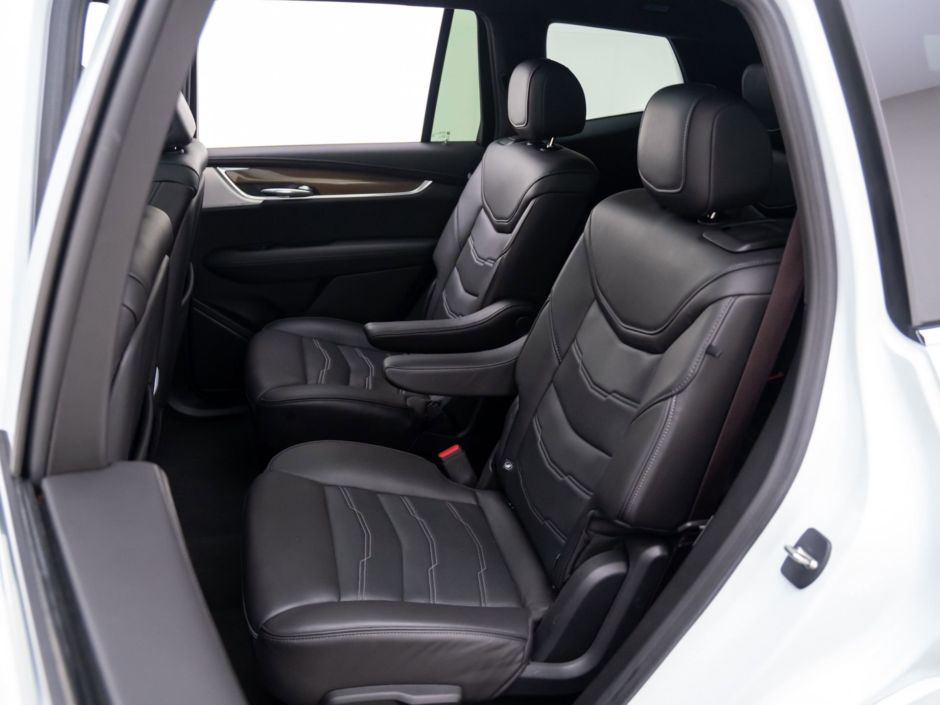 Certified 2024 Cadillac XT6 Premium Luxury w/ Platinum Package image 19