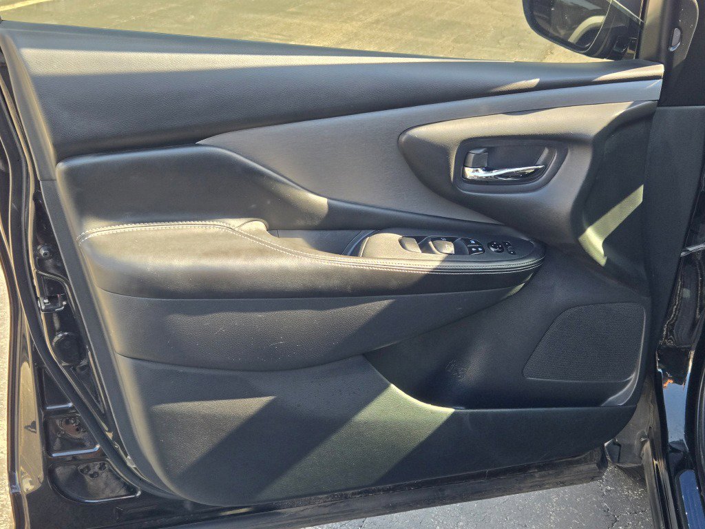 Used 2020 Nissan Murano SV image 19