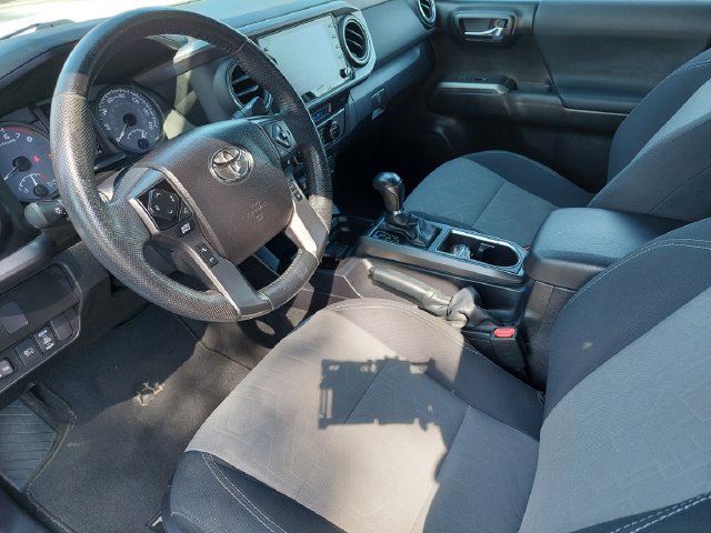 Used 2021 Toyota Tacoma TRD Off-Road w/ Technology Package AWD/4WD image 19