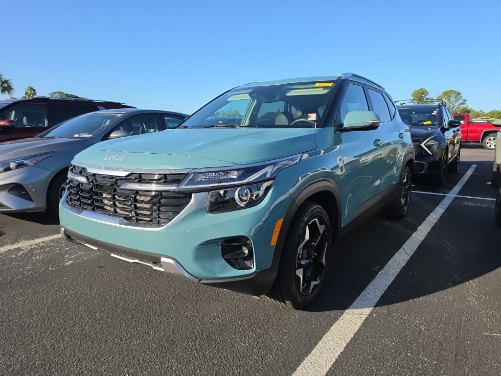 Used 2026 Kia Seltos EX FWD image 4