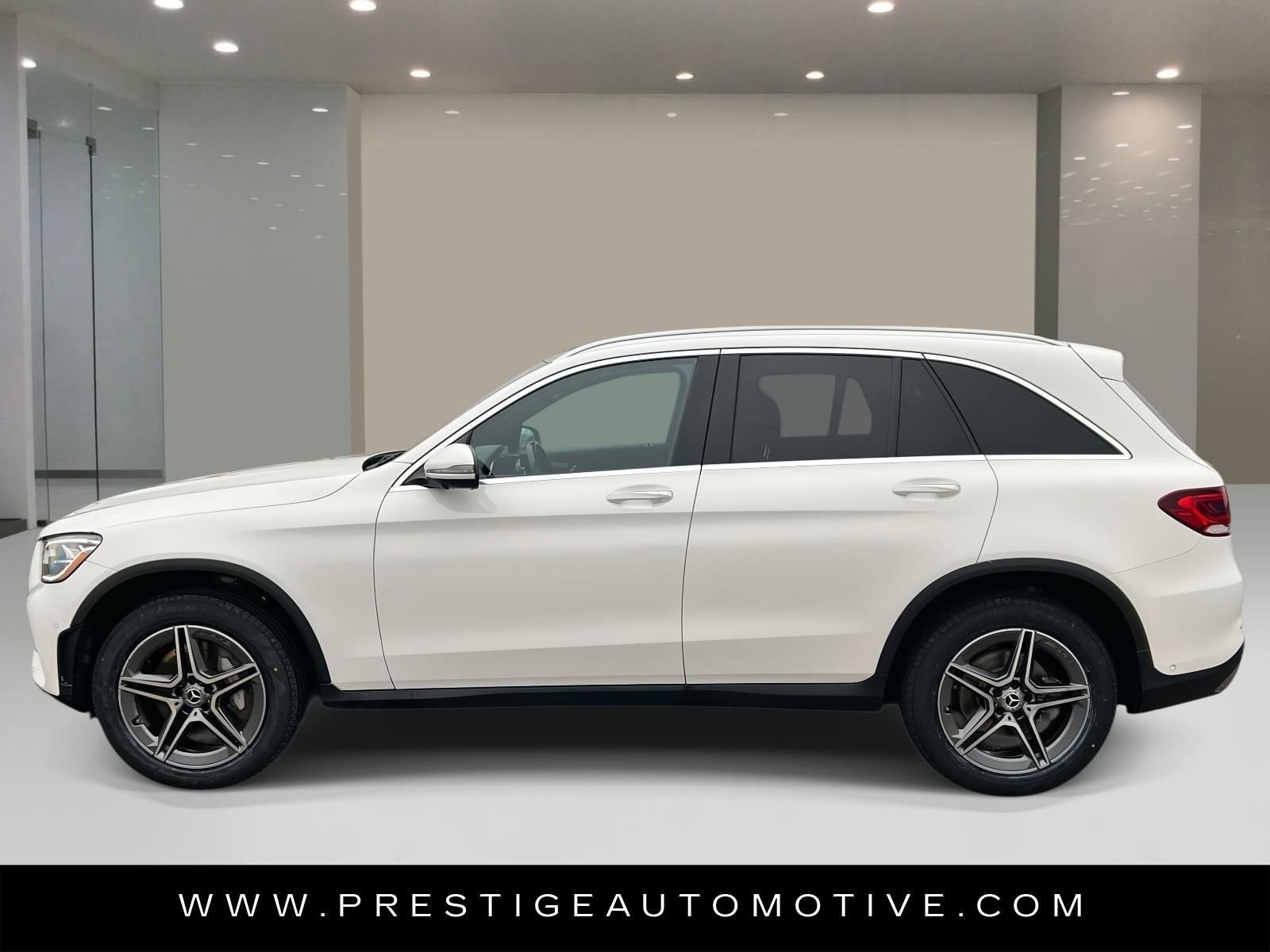 Used 2022 Mercedes-Benz GLC 300 4MATIC image 2