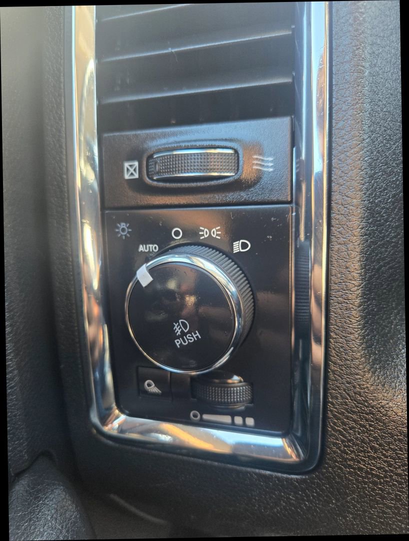 Used 2015 RAM 2500 Laramie image 21